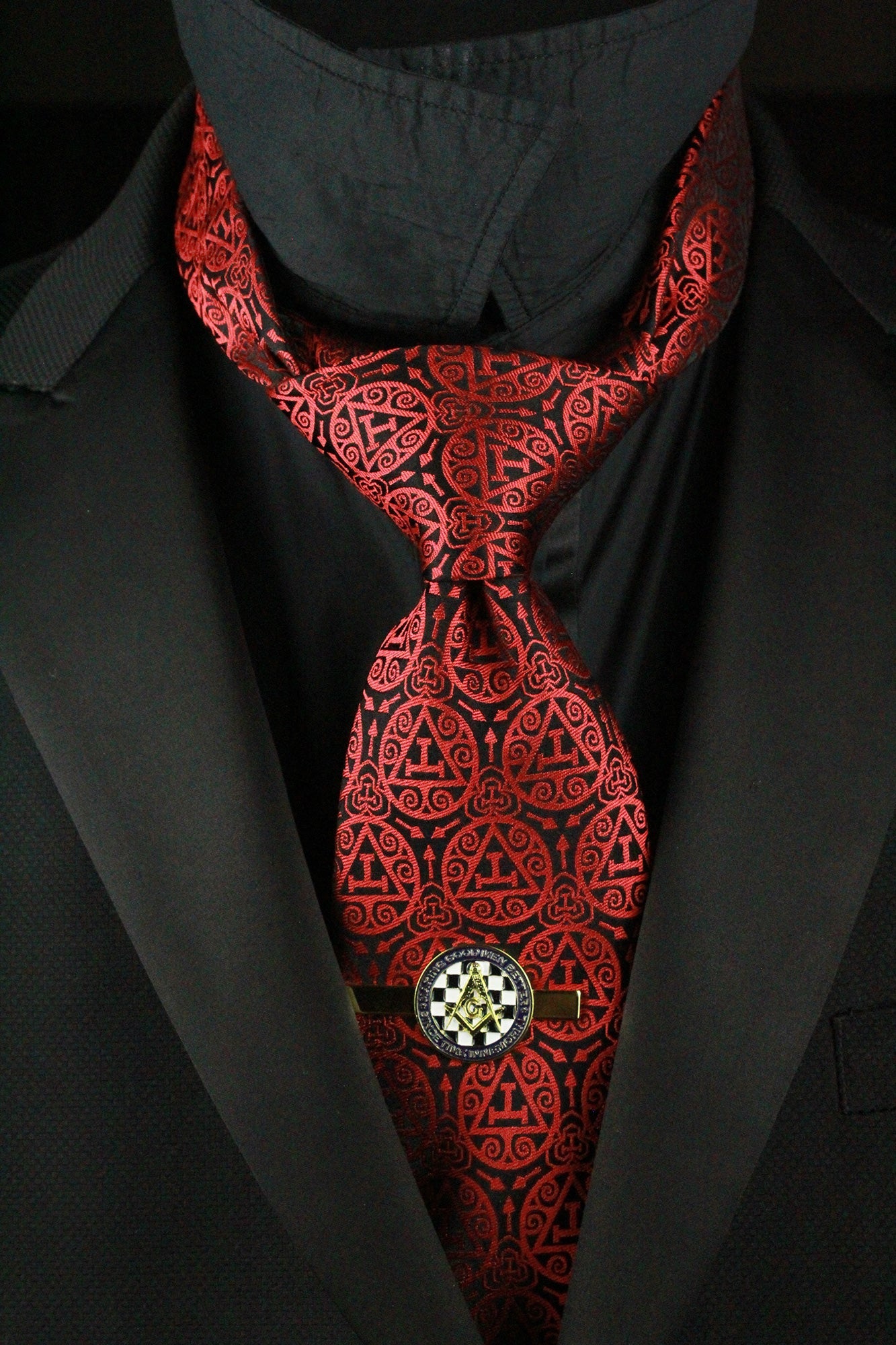 Bundle: Silk Tie with Making Good Men Better Tie Clip