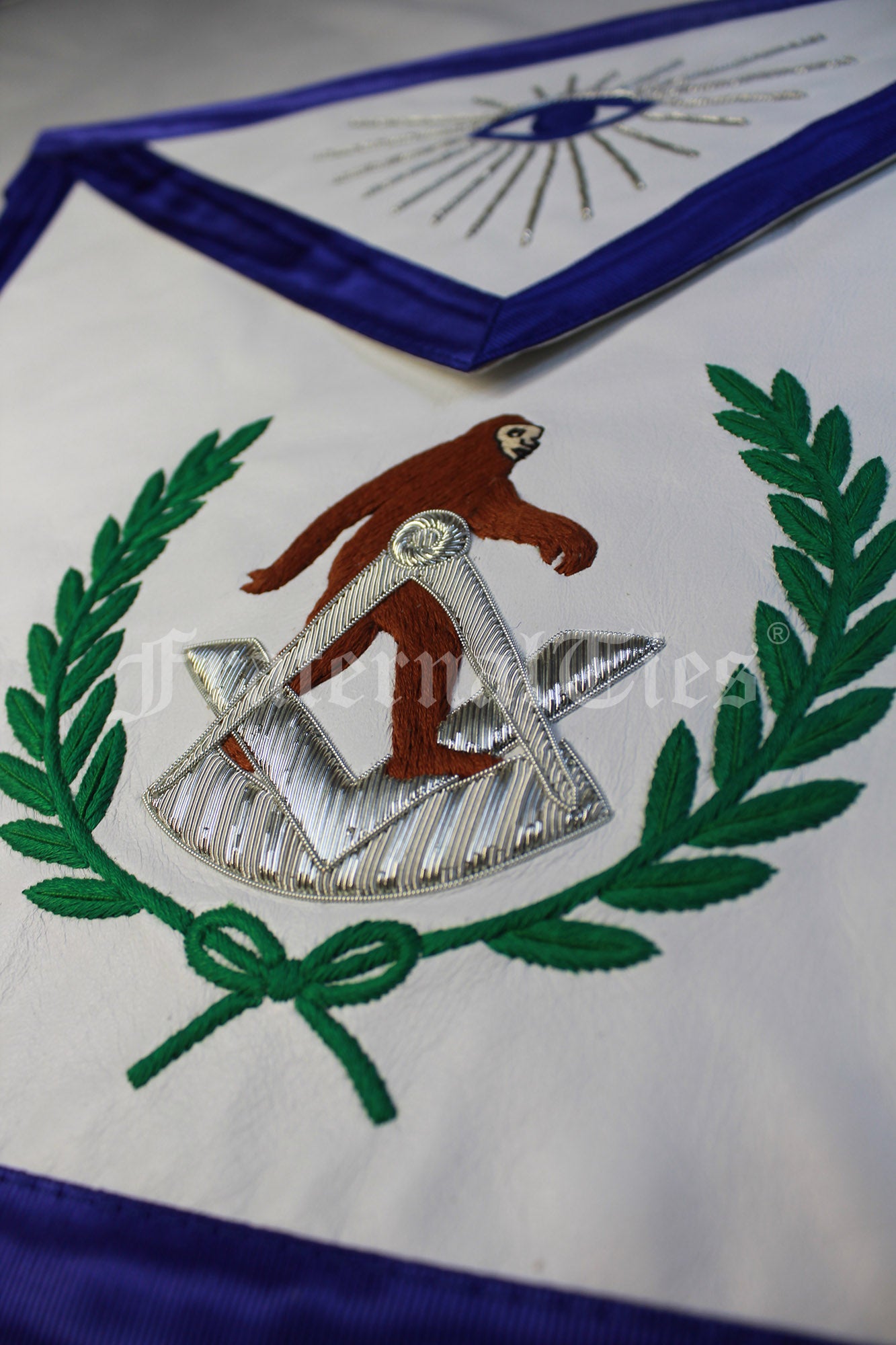 Bigfoot Past Master Apron - Lambskin