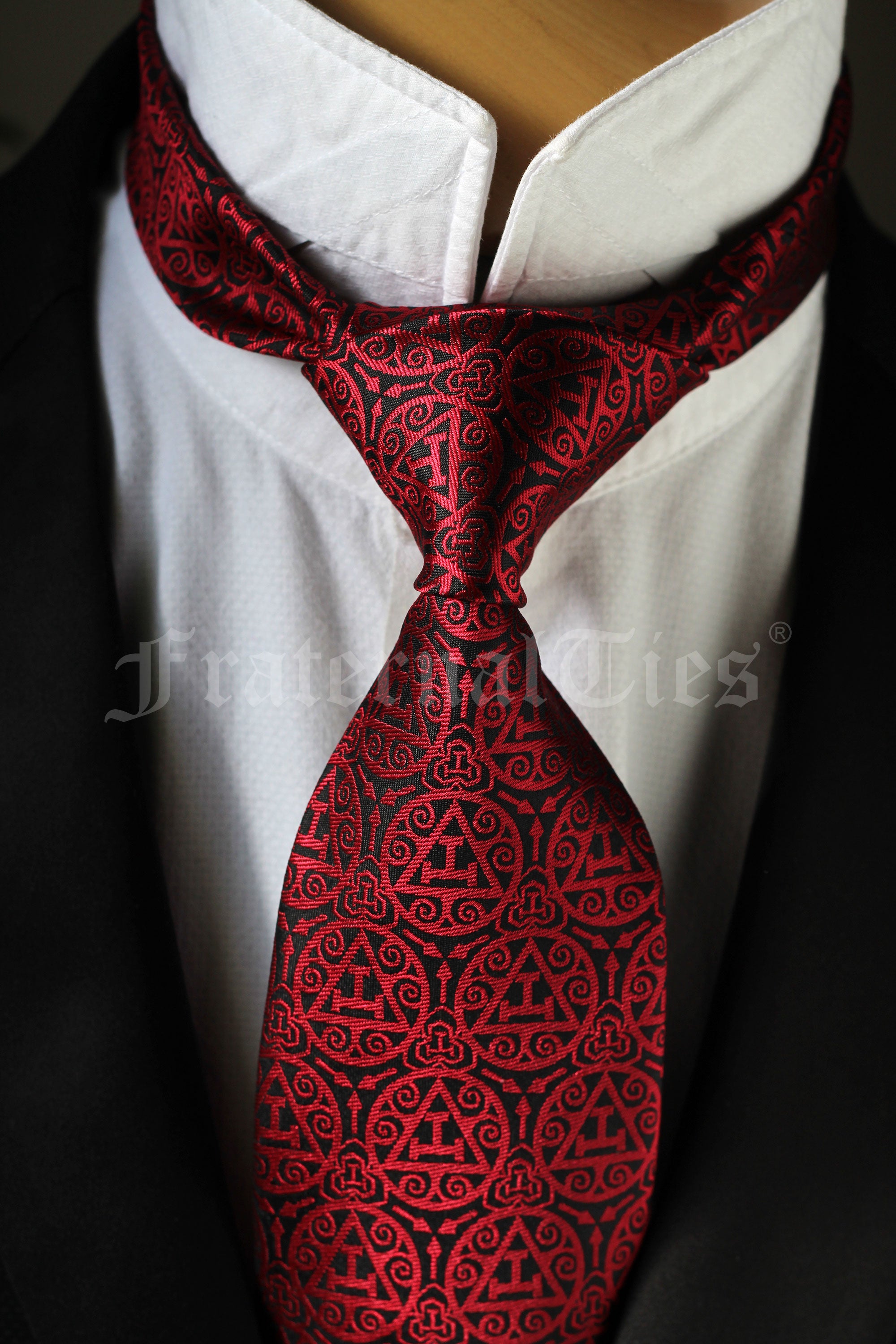 Royal Arch Mason Necktie | Triple Tau Tie | Sanguine
